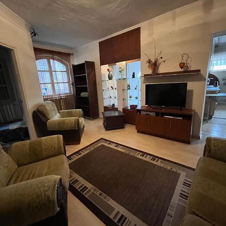 Tocc Apartman Gyál Buitenkant foto