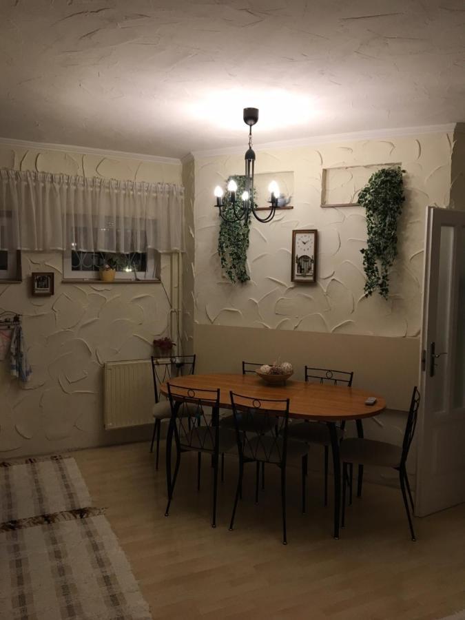 Tocc Apartman Gyál Buitenkant foto