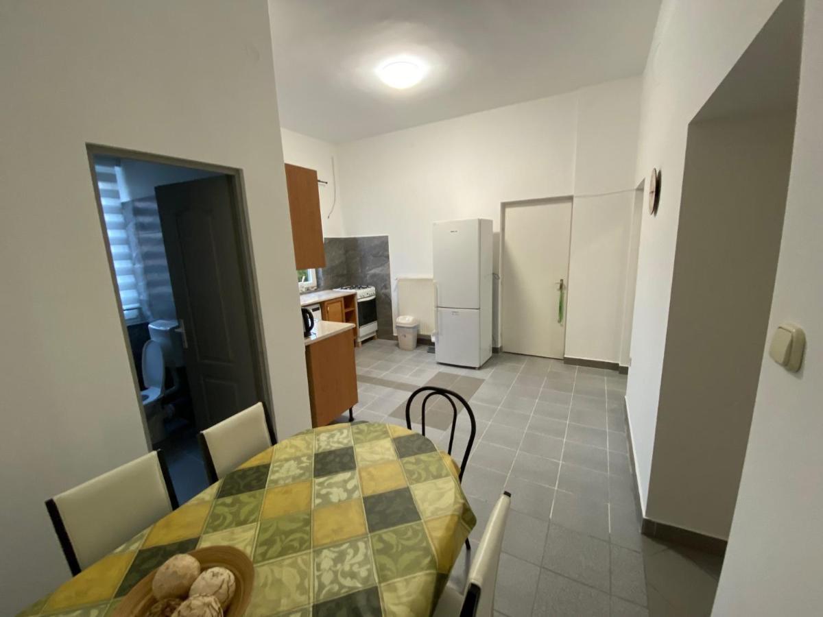 Tocc Apartman Gyál Buitenkant foto