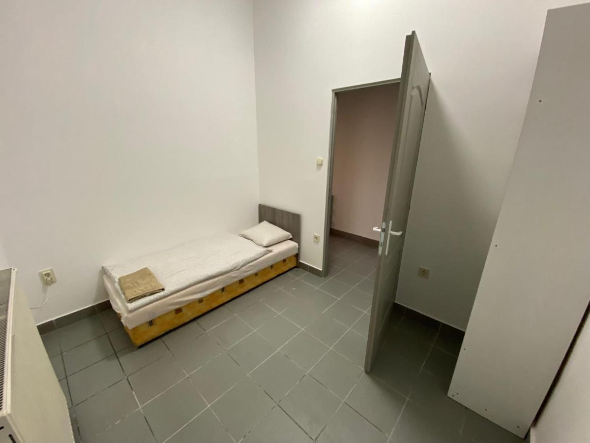 Tocc Apartman Gyál Buitenkant foto