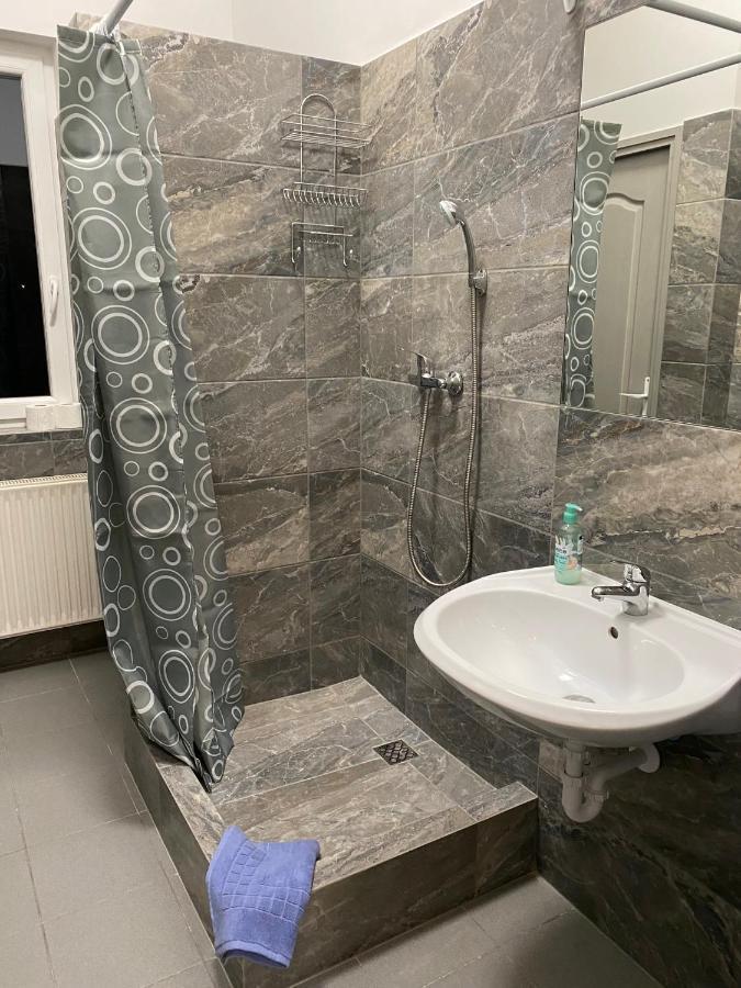 Tocc Apartman Gyál Buitenkant foto