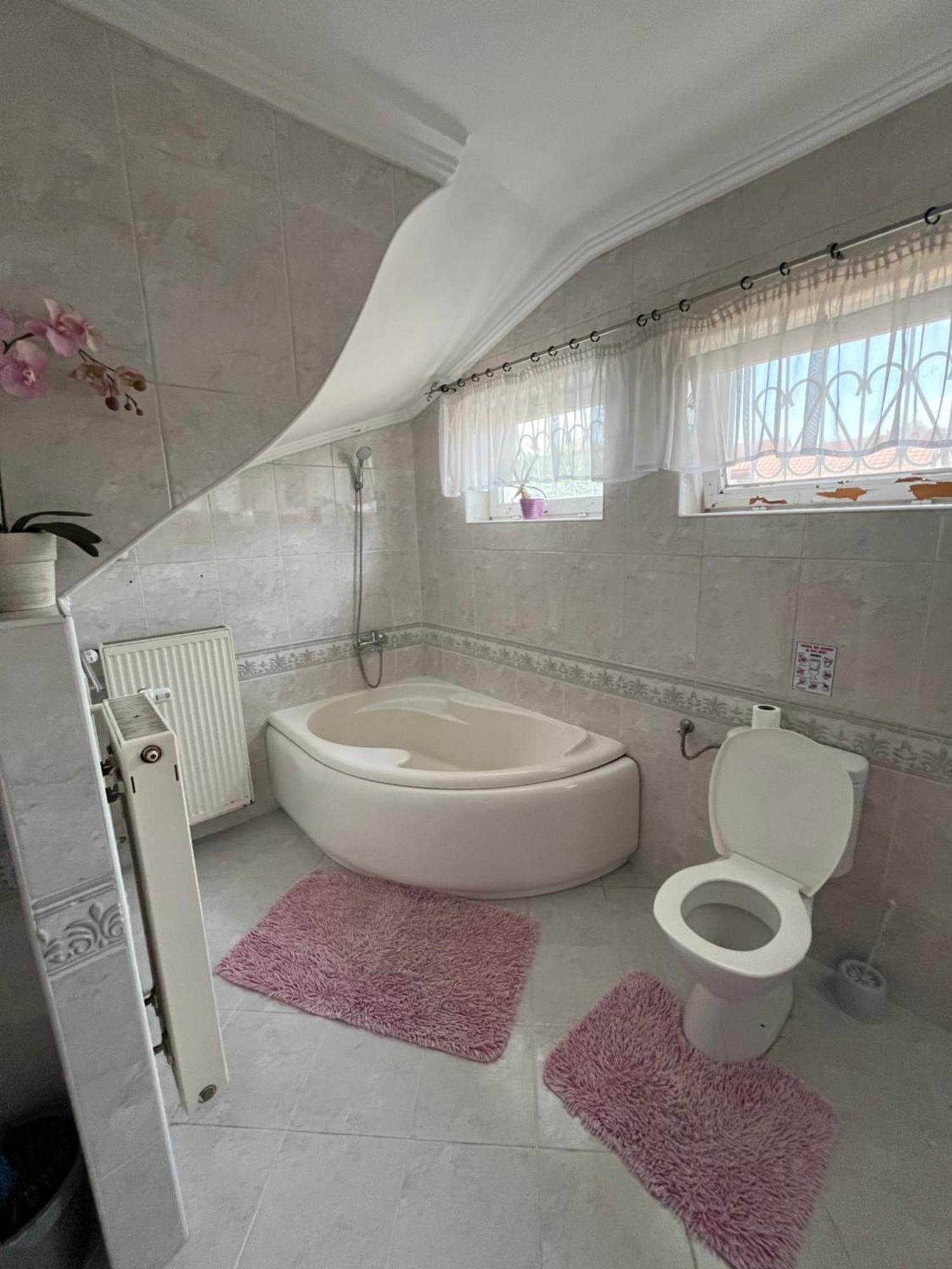 Tocc Apartman Gyál Buitenkant foto