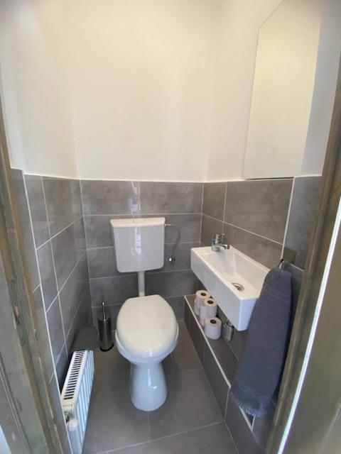 Tocc Apartman Gyál Buitenkant foto
